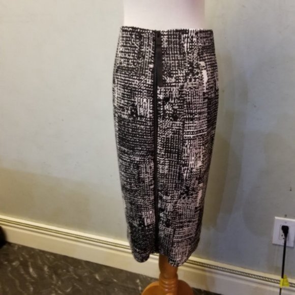 Vince Camuto printed pencil skirt size Small (96) - Picture 7 of 7